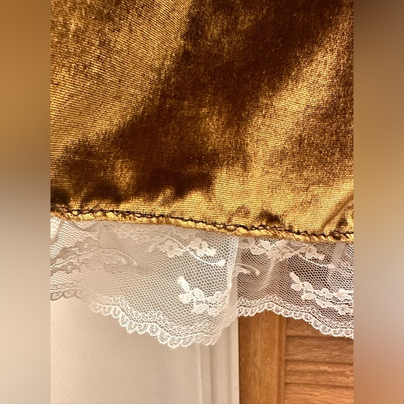 Club Monaco Size 2 Gold “Amber” skirt with white lace. Brand new with tags. - Picture 10 of 10